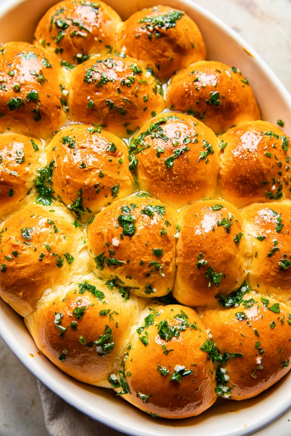 Dinner Rolls With Garlic Butter